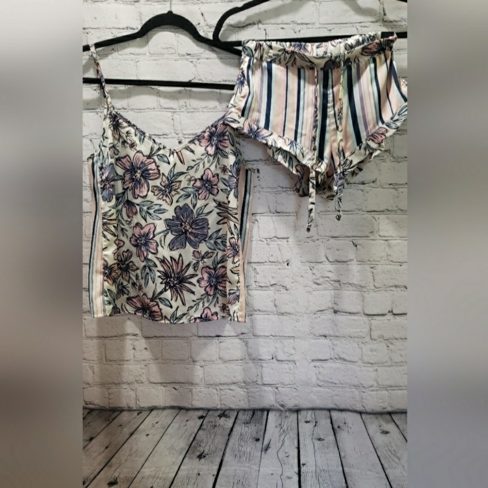 Sam Edelman Floral Strappy Top and Striped Shorts Set Lounge Wear - Picture 6 of 6